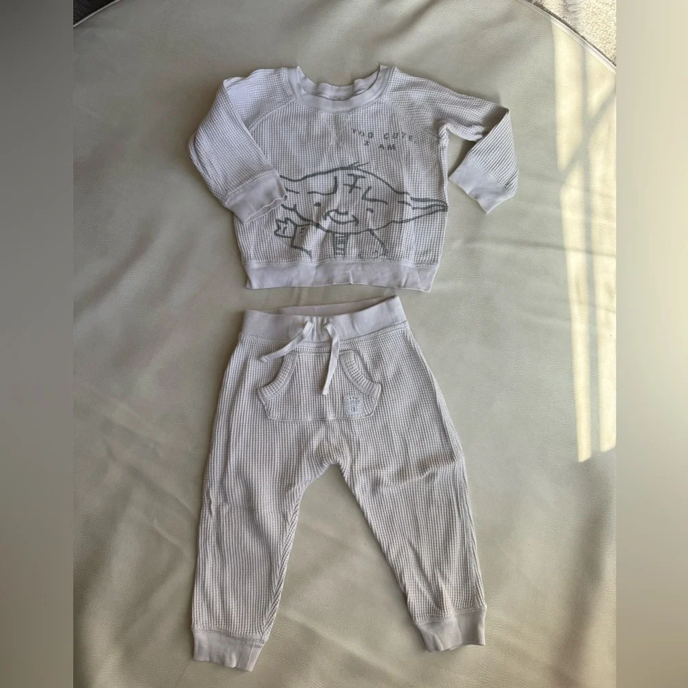 Bundle of boy pajamas gap,Uniqlo and wondershop